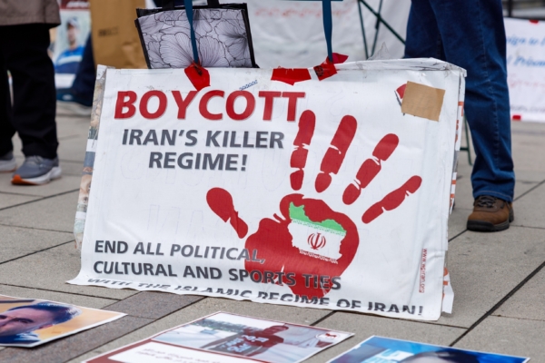 Vancouver,,Canada,-,June,21,,2025protest,Signs,Calling,For,A