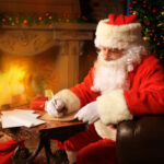 Portrait,Of,Happy,Santa,Claus,Sitting,At,His,Room,At