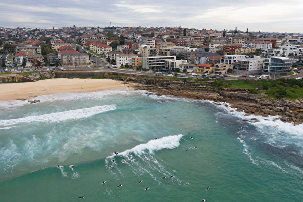 Some Sydney Beaches Reopen For Exercise As Australian Coronavirus Infection Rate Continues To Decline