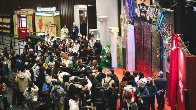 英国音乐剧《雨中曲》上海演出圆满落幕，演员感谢观众热情