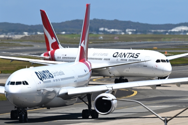 QANTAS STOCK