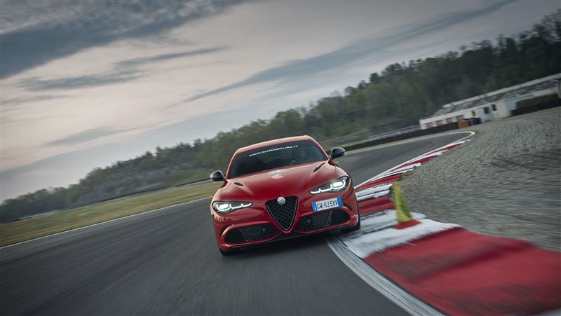 alfa-romeo-scuderia-de-adamich-